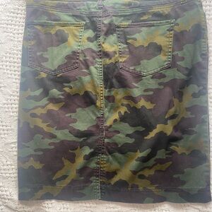 Camo mini skirt